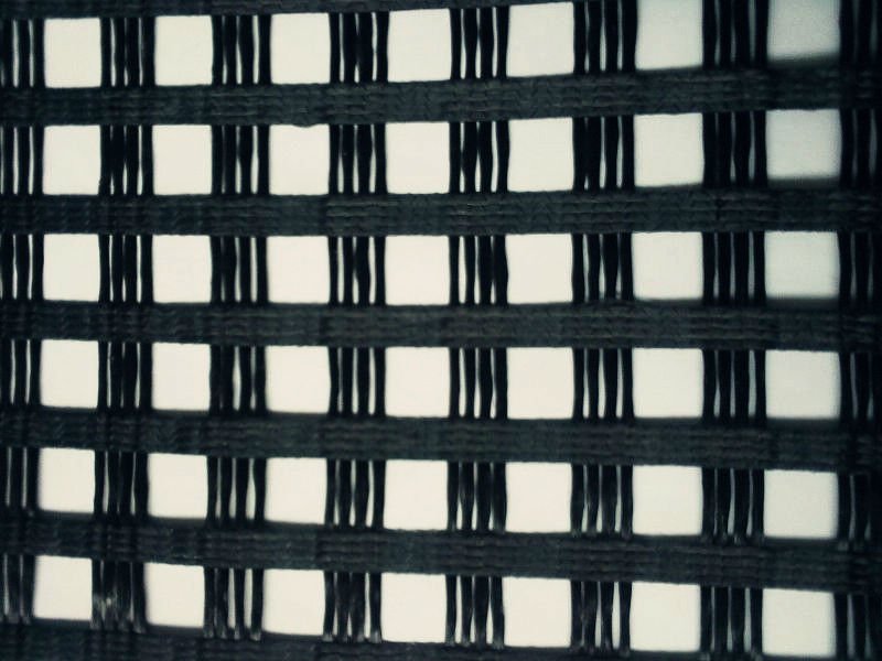 滌綸土工格柵 耐侵蝕抗老化 提升路基強(qiáng)度