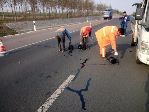 影響灌縫膠性能的技術(shù)指標(biāo)有哪幾個(gè)